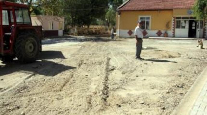 Burhaniye Cumhuriyet İlk&ouml;ğretim Okulu&rsquo;na Belediye Bakımı