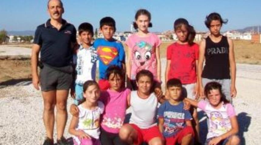 Burhaniye&rsquo;de Atletizm Sezonu A&ccedil;ıldı