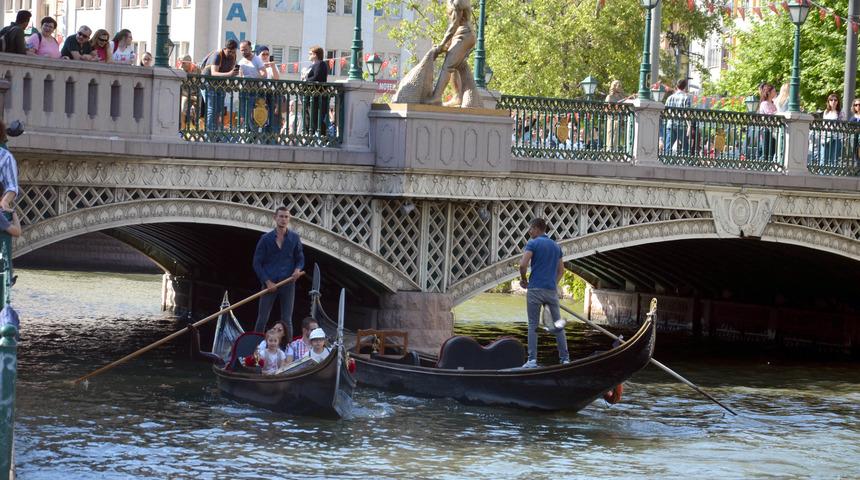 Eskişehir'de Venedik'i andıran gondol ve bot keyfi