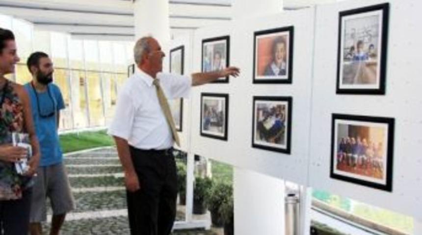 Burhaniye&rsquo;de Belediye Girişi Sergi Salonu Haline Geldi