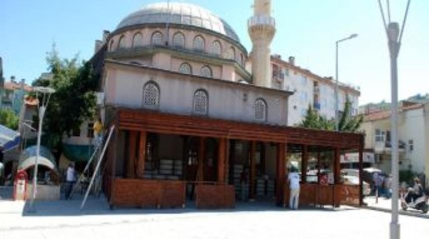 Mudanya Merkez Camiine 150 Kişilik Sundurma