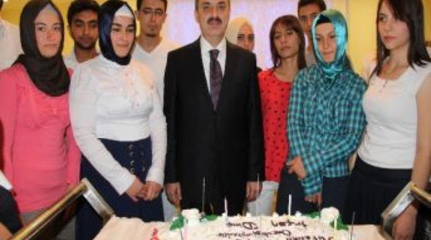 &Ccedil;ankırı &Ouml;ğrencilerden Başkan Din&ccedil;&rsquo;e Teşekk&uuml;r
