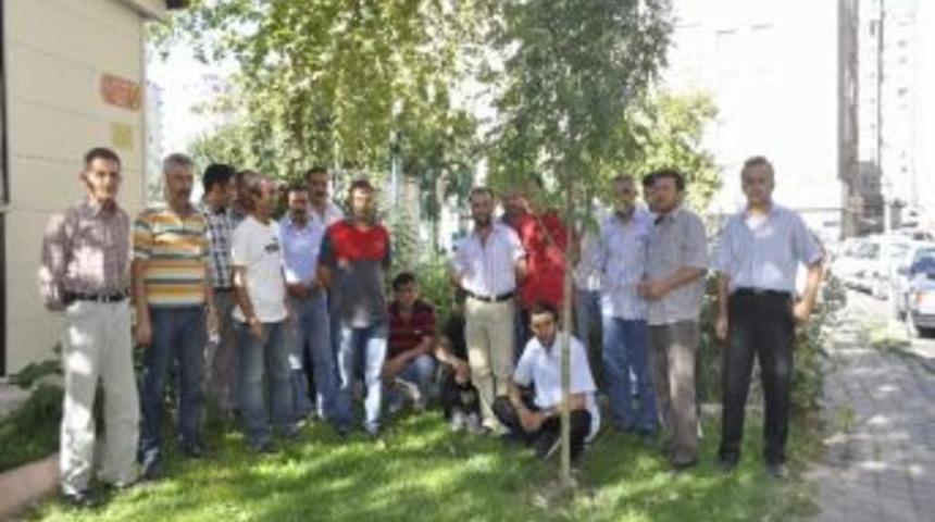 Erbeton İş&ccedil;ileri Sokağa D&ouml;k&uuml;ld&uuml;