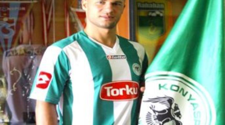 Torku Konyaspor Eski Futbolcusuyla Anlaştı