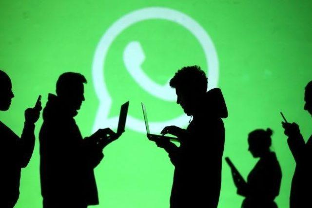 WhatsApp’ı bilgisayardan açarak artık iş yerinizde istediğiniz kadar mesajlaşmanız mümkün. Bilgisayarınızdan Web.whatsapp.com adresine girdikten sonra telefonunuzdaki WhatsApp’inizden alacağınız QR kodu ile sohbetlerinizi bilgisayar ekranına taşıyabilirsiniz. DİZÜSTÜ WHATSAPP