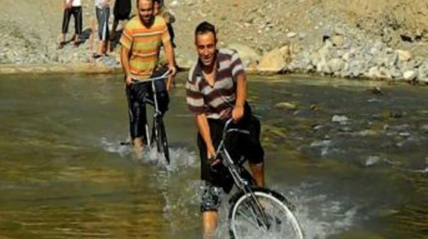 Adana'da Bir Garip Ge&ccedil;it