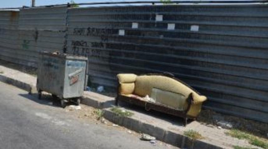 Şehrin Ortasındaki &Ccedil;&ouml;pler Tepki &Ccedil;ekiyor