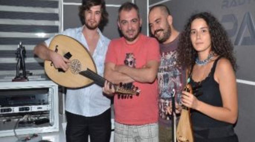 İzmir'de Şiir Gecesi