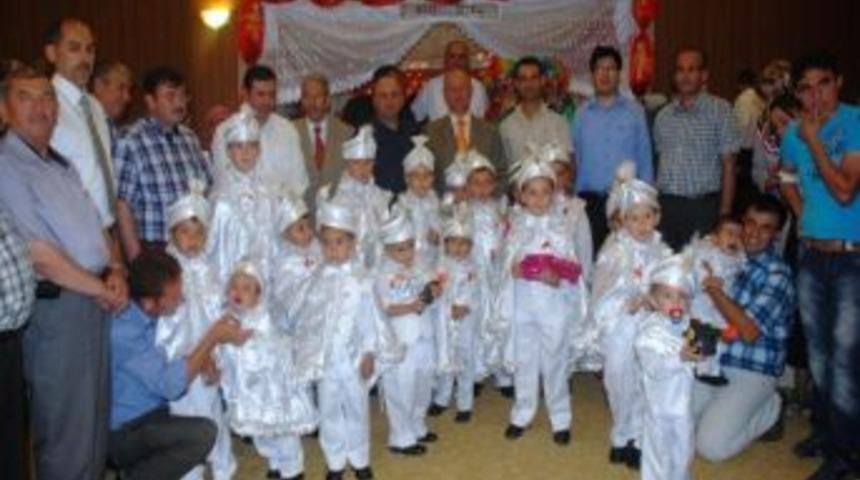 "10. Geleneksel Gediz Tarhana Festivali"nde 21 &Ccedil;ocuk Toplu S&uuml;nnet Ettirildi