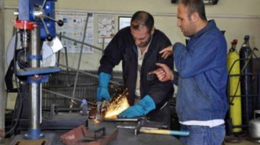 Avrupalı Kaynak&ccedil;ı Sertifikası İ&ccedil;in B&uuml;y&uuml;k Sınav