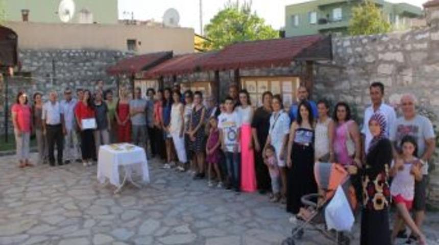 Gen&ccedil; Ressamın İlk Sergisi Urlalı Sanatseverleri Bekliyor