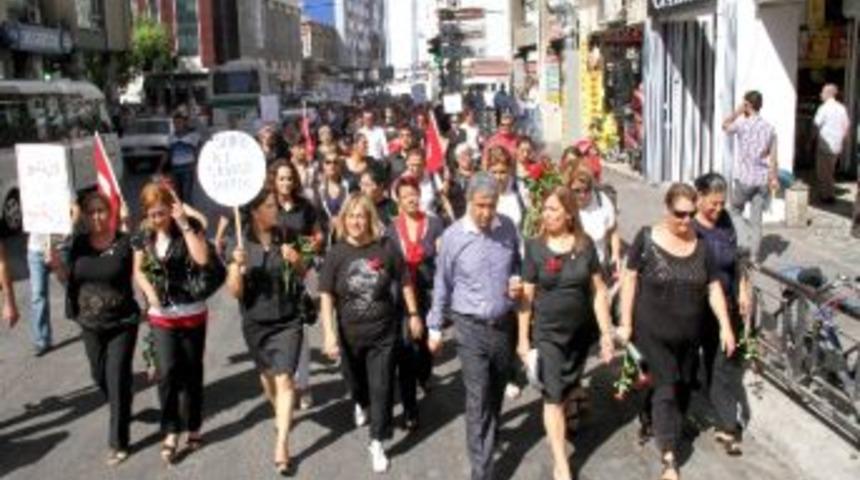 Chp Kadınlar &lsquo;barış&rsquo; İ&ccedil;in Alanlara &Ccedil;ıktı