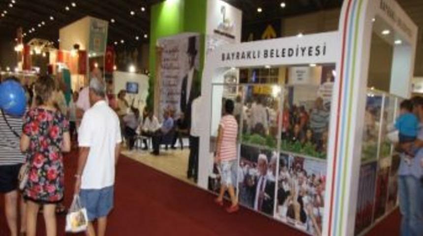 Bayraklı Belediyesi'ne Standına Fuarda İlgi Yoğun