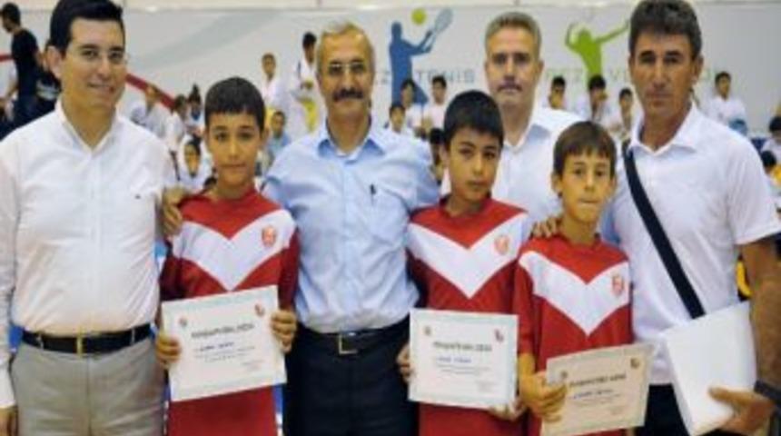 Kepez'de Mezuniyet Sevinci