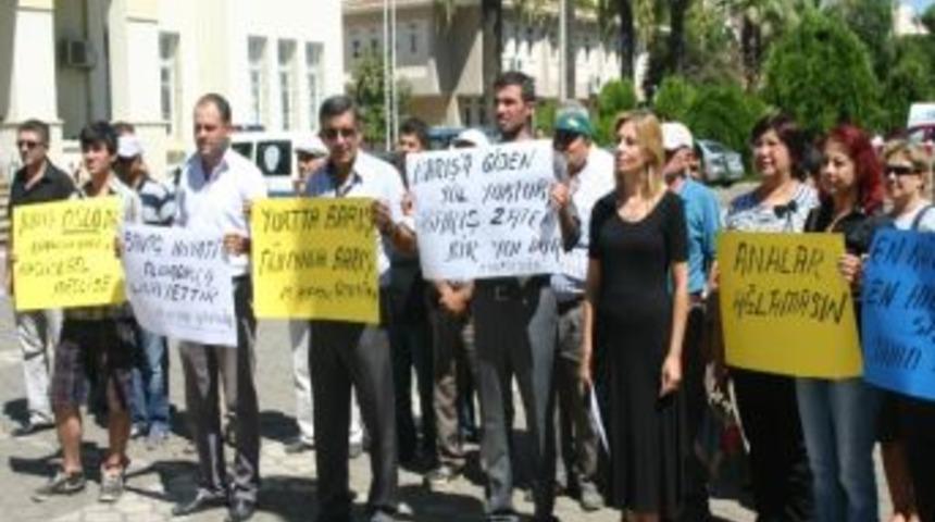 &Ouml;demişli Chp'lilerden Barış Eylemi