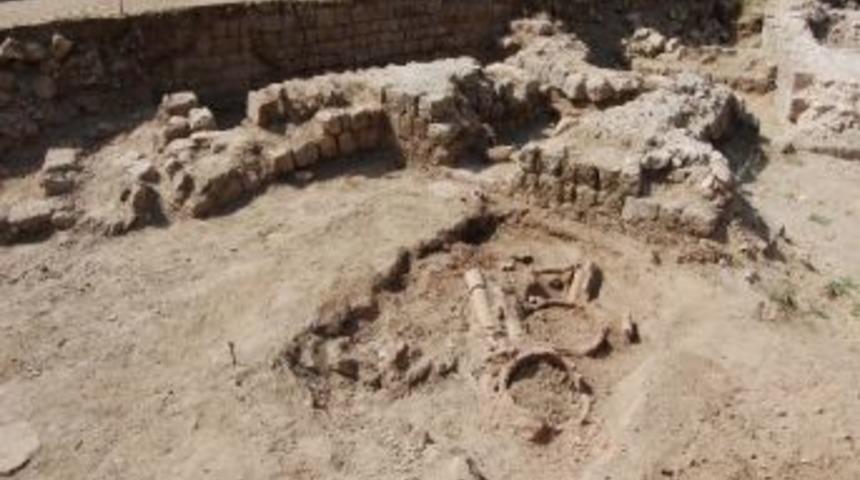Bitlis Kalesinde Kazı &Ccedil;alışmaları 10 Yıldır Devam Ediyor