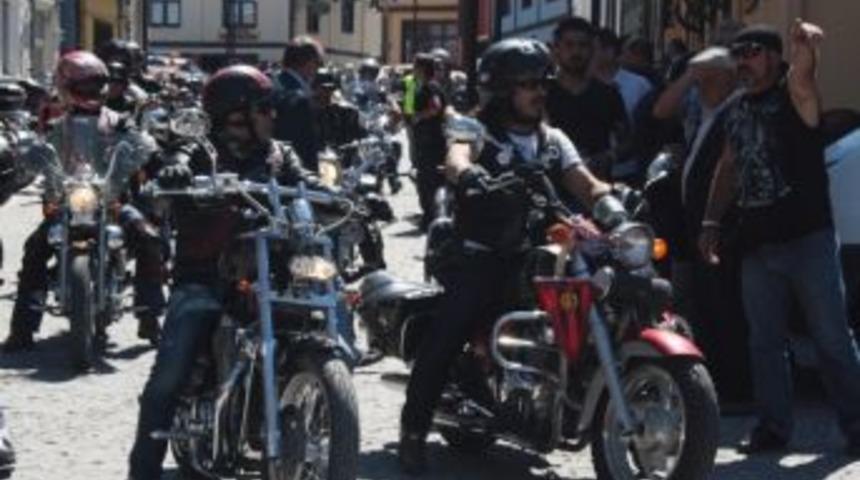 Motosiklet&ccedil;ilere Mehterli Karşılama