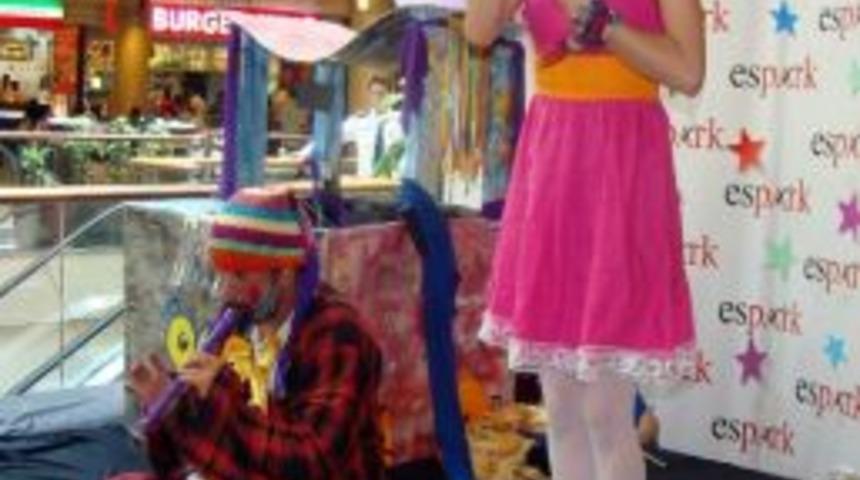 Espark'ta Minikler &Ccedil;ocuk Tiyatrosuyla Eğlendiler