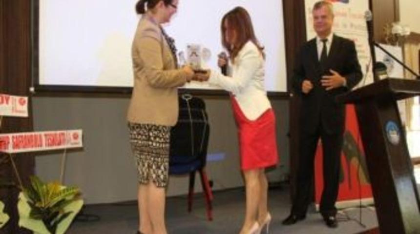 "siyasette Y&uuml;ksek Topuklar" Toplantısı