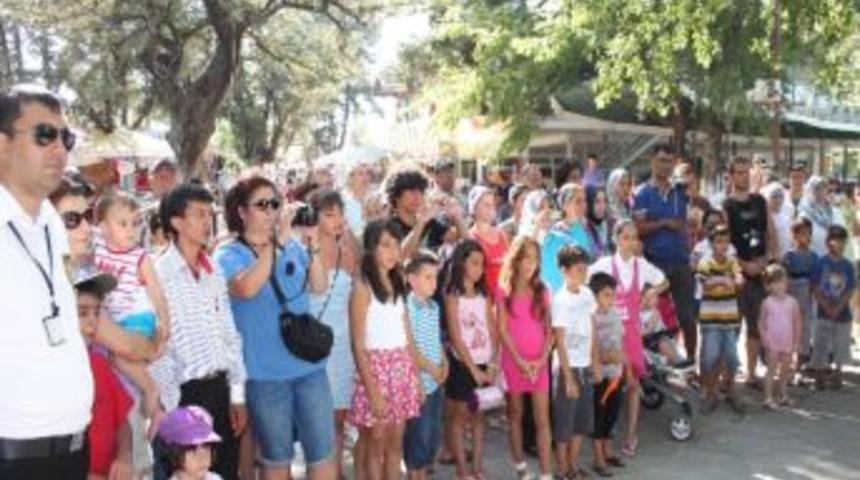 Manavgat Şelalesi&rsquo;nde Dans Ve M&uuml;zik Festivali