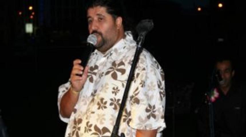 Sanat&ccedil;ı Mustafa &Ouml;zarslan Birlik Mesajı Verdi