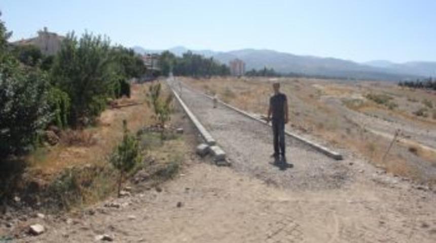 Karınca Deresi Kenarına Yaya Yolu