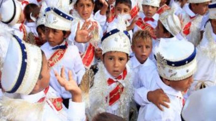 B&uuml;y&uuml;kşehir'den Roman Vatandaşlara S&uuml;nnet Ş&ouml;leni