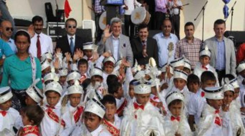 Roman Vatandaşlara S&uuml;nnet Ş&ouml;leni