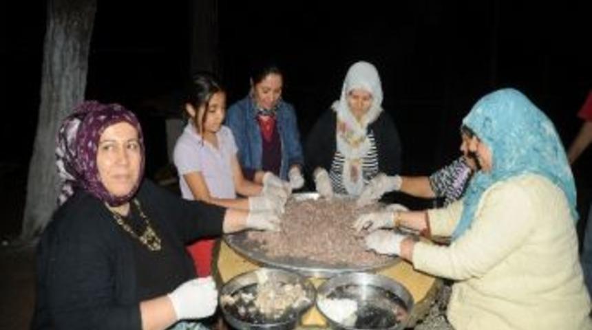 7 Asırdır S&uuml;regelen Gelenek 20 Bin Kişiyi Buluşturdu