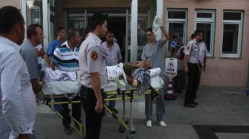 &Uuml;st&uuml;nden Kamyon Ge&ccedil;en Şahıs, Ağır Yaralandı