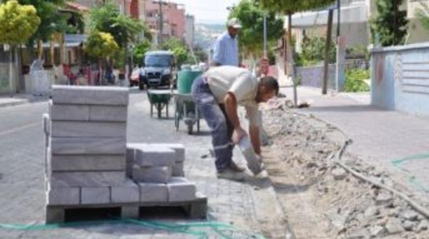 &Uuml;niversite Caddesine Andezit Tretuvar Kaplama D&ouml;şeniyor