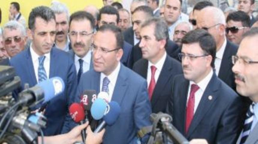 Bozdağ: &ldquo;camide Şarap Festivali Yapılması M&uuml;sl&uuml;manlara Saygısızlık Ve Provokasyondur&rdquo;