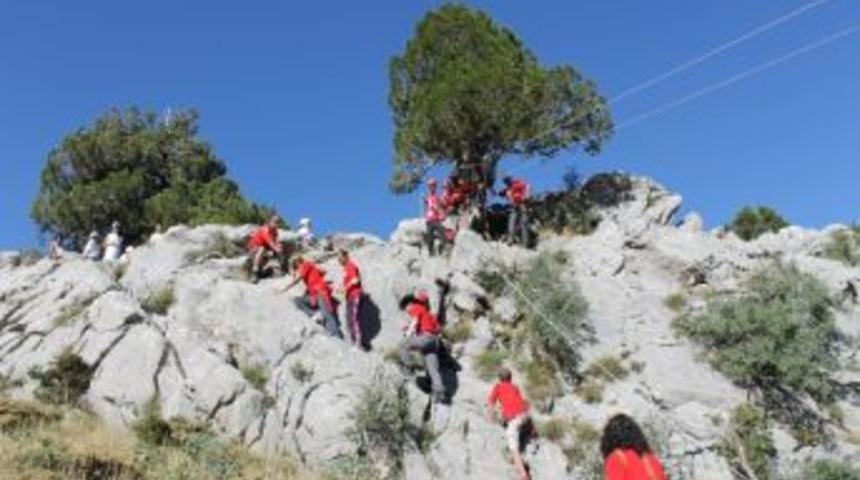İstanbul'dan 200 &Ouml;ğrenci Akseki'de Kamp Yaptı