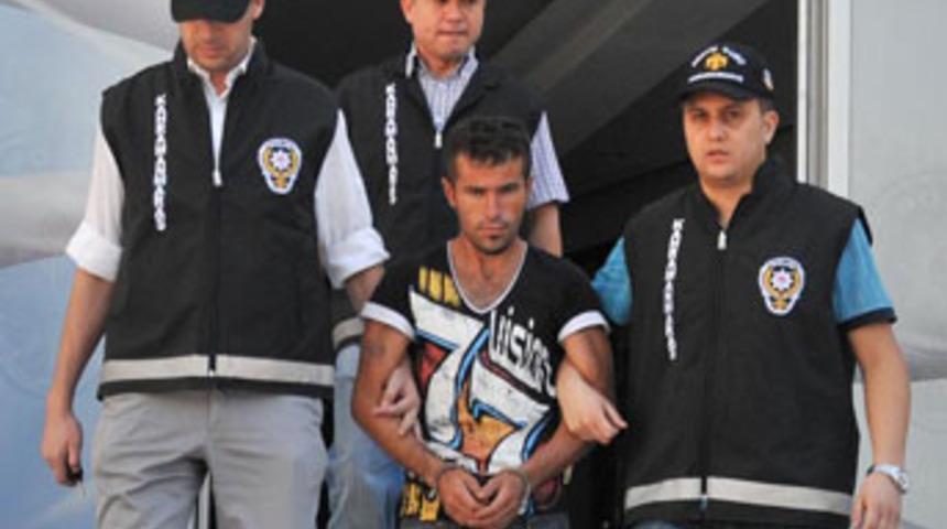 Tartıştığı babasını &ouml;ld&uuml;rd&uuml;