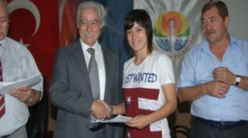 Amat&ouml;r Kul&uuml;plerden Aldırmaz&rsquo;a Teşekk&uuml;r