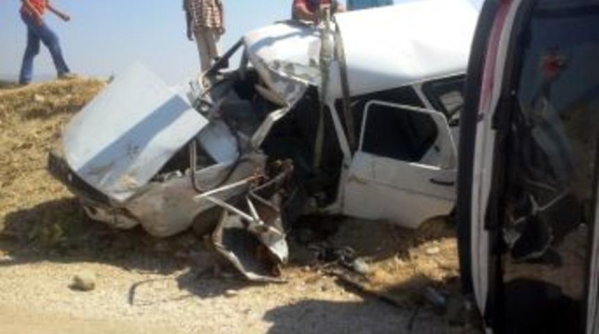 Kırıkhan'da Trafik Kazası: 1 &Ouml;l&uuml;