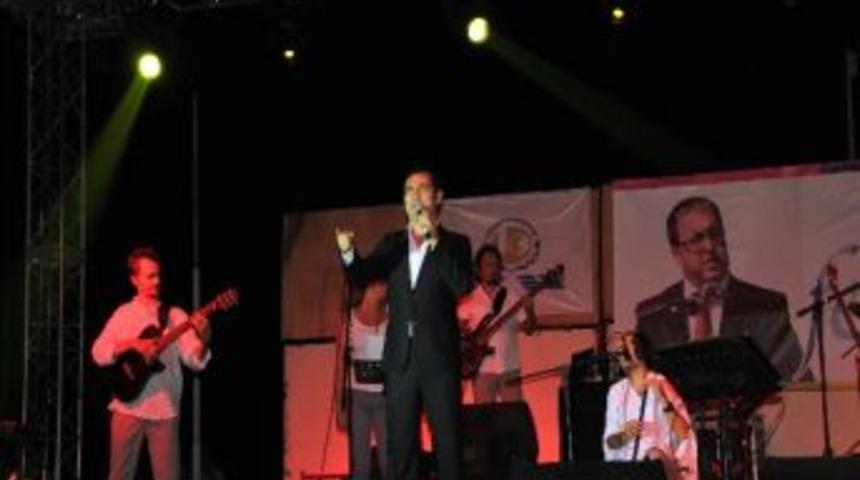 K&uuml;&ccedil;&uuml;kkuyu Ferhat G&ouml;&ccedil;er İle Coştu