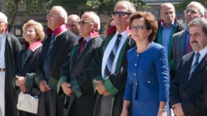 'Ter&ouml;r&uuml;n Desteklenmesi Ve Reklam Edilmesinin Hukukun I&ccedil;inde Hesabı Sorulmalı'