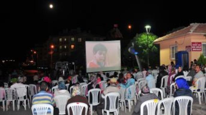 Mamak&rsquo;ta A&ccedil;ık Hava Sinema G&uuml;nleri Başladı