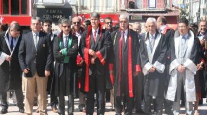 Yeni Adli Tatil T&ouml;renle Başladı