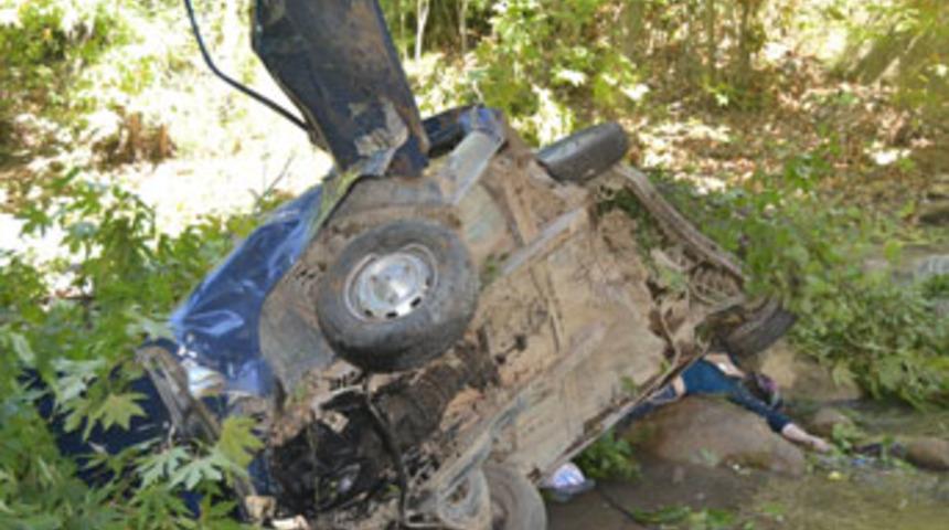 Adana'da kaza; 3 &ouml;l&uuml;, 2 yaralı