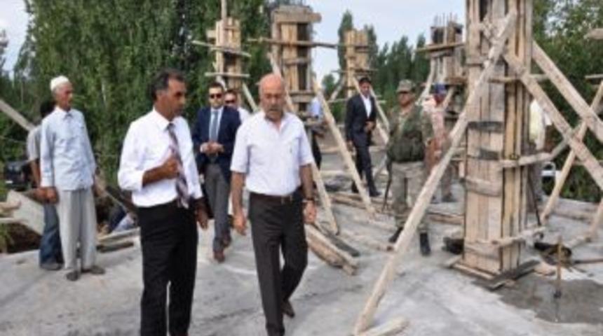 Vali Pek Camii İnşaatını Ziyaret Etti