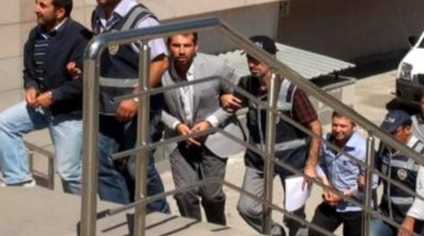 Eskişehir'de Organize Su&ccedil; &Ouml;rg&uuml;t&uuml; Y&ouml;nelik Operasyonlar S&uuml;r&uuml;yor