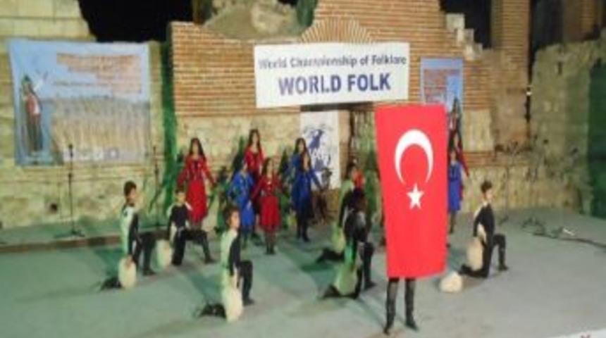 İzmir K&ouml;kler Dans Topluluğu D&uuml;nya Şampiyonu Oldu