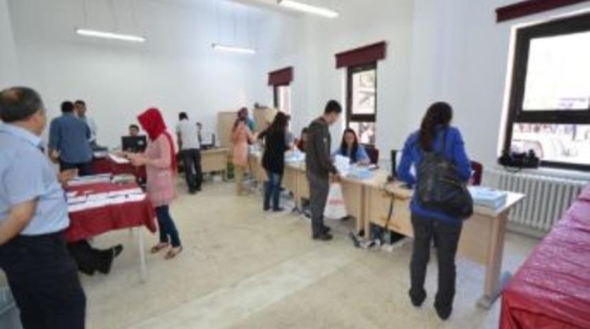 Karatekin &Uuml;niversitesi&rsquo;nde 20 Saniyede &Ouml;ğrenci Kaydı