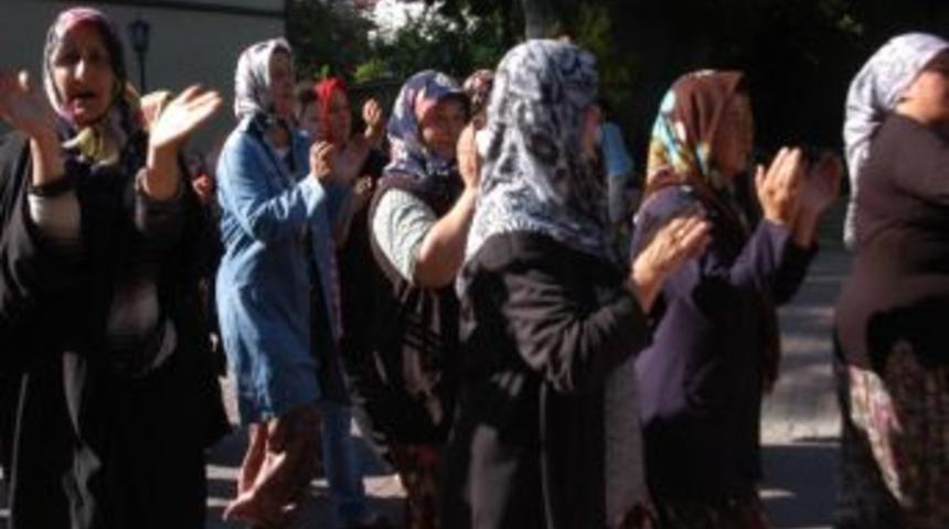 İznikliler Ter&ouml;re Lanet Yağdırdı