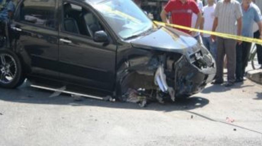 İzmir&rsquo;de Trafik Kazası: 1 &Ouml;l&uuml;, 1 Yaralı