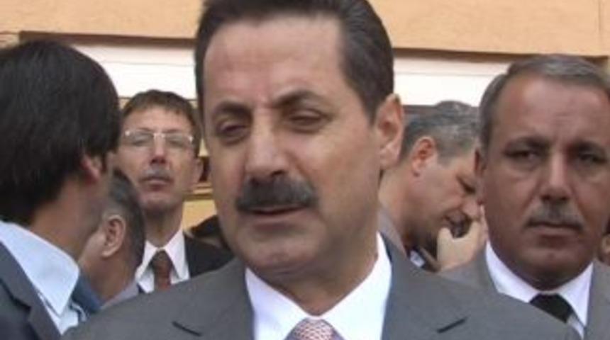 Bakan &Ccedil;elik Yaralıları Ziyaret Etti