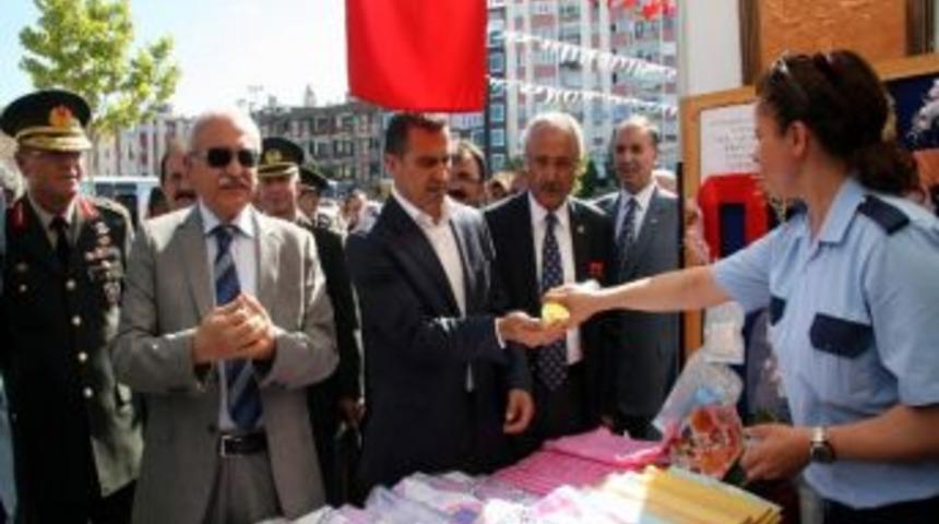 İl&ccedil;eler Sergisi A&ccedil;ıldı