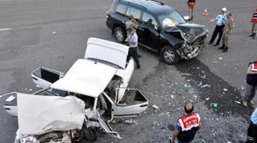 Trafik canavarı 3 can aldı